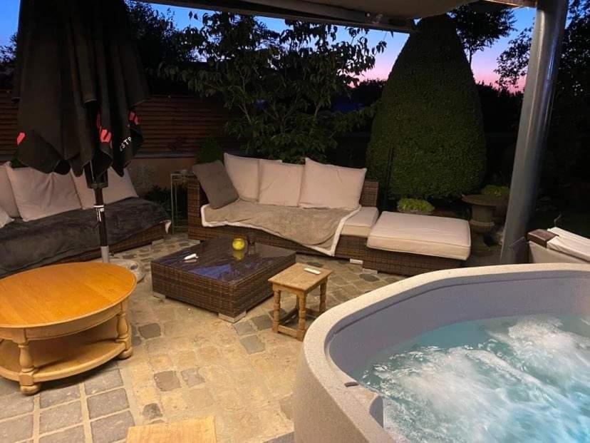 Chez Monsieur Bed and Breakfast Florenville Εξωτερικό φωτογραφία
